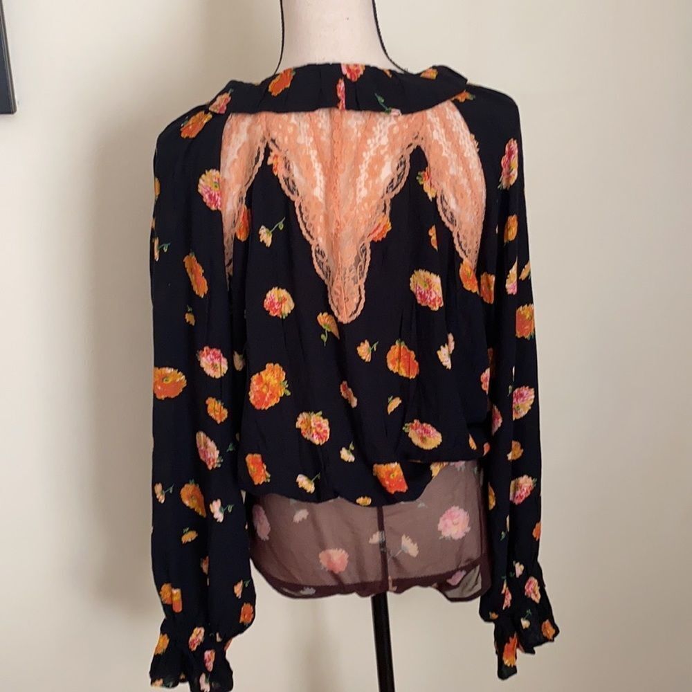 NWT Free People Poppy Floral V-neck Bodysuit Sz M - Picture 9 of 16